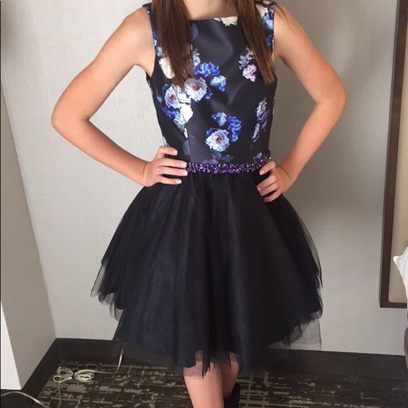 BEAUTIFUL PROM/ FORMAL/ HOCO/ PAGEANT DRESS - Picture 1 of 5